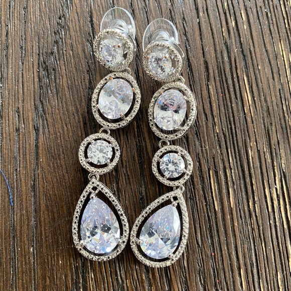 NWOT rhinestone drop earrings - Picture 2 of 6